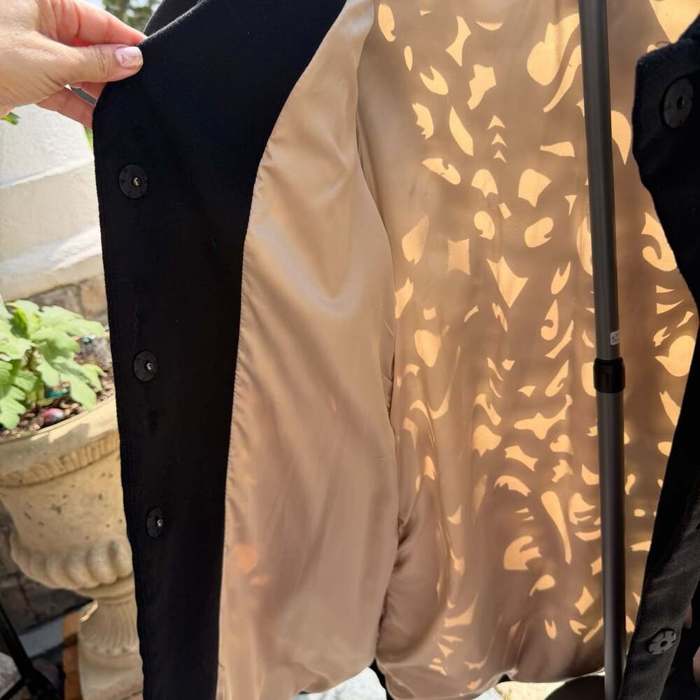 Ryu Fall Lite Stylish Coat Black & Cream Color - Picture 9 of 12